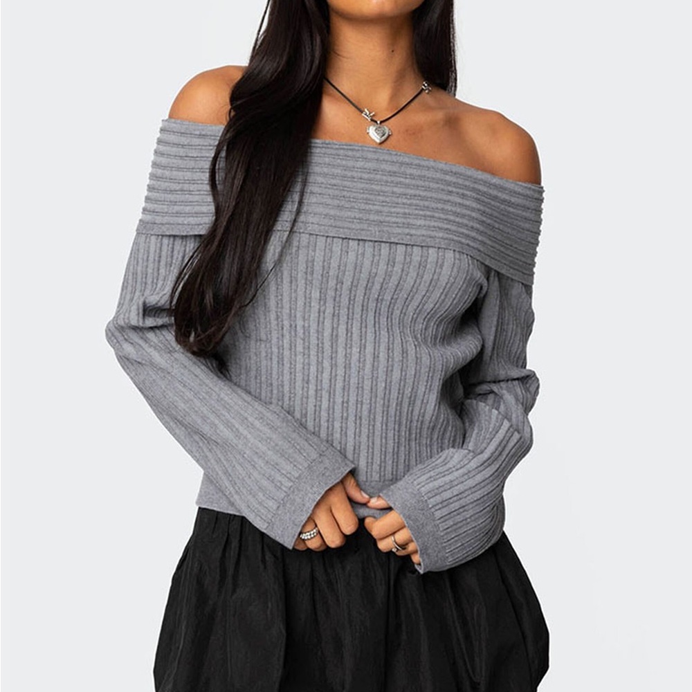 Edikted Off-Shoulder Ribbed Sweater in Gray